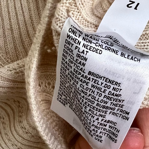 Uniqlo x Mame kurogouchi 3D Knit Mesh Half Sleeve Sweater Cream - Picture 4 of 9